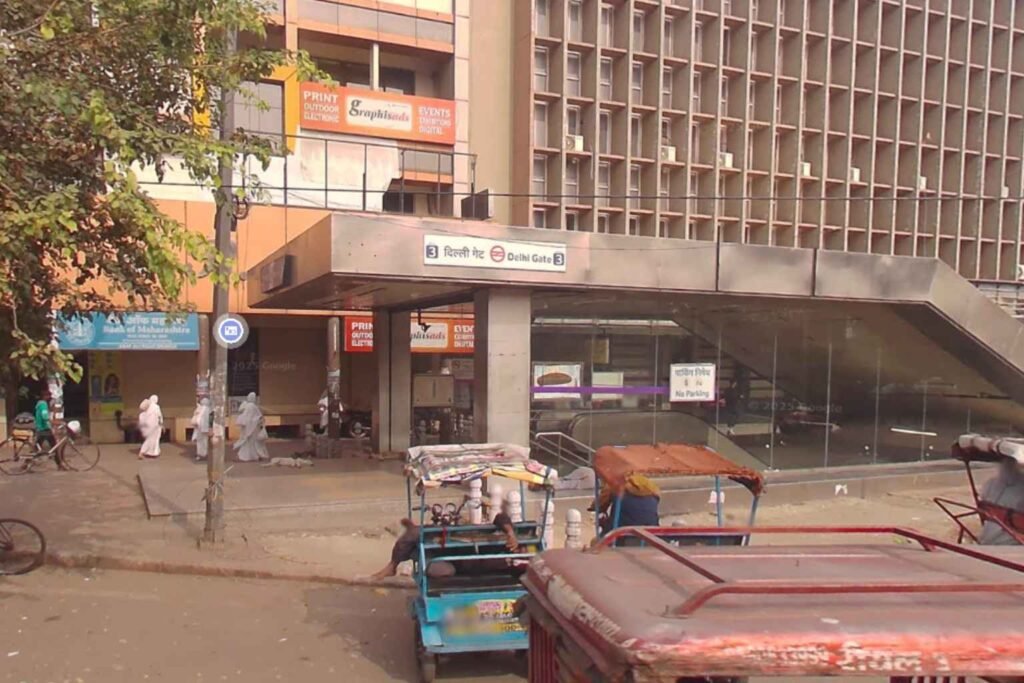 delhi gate metro station gate no 3