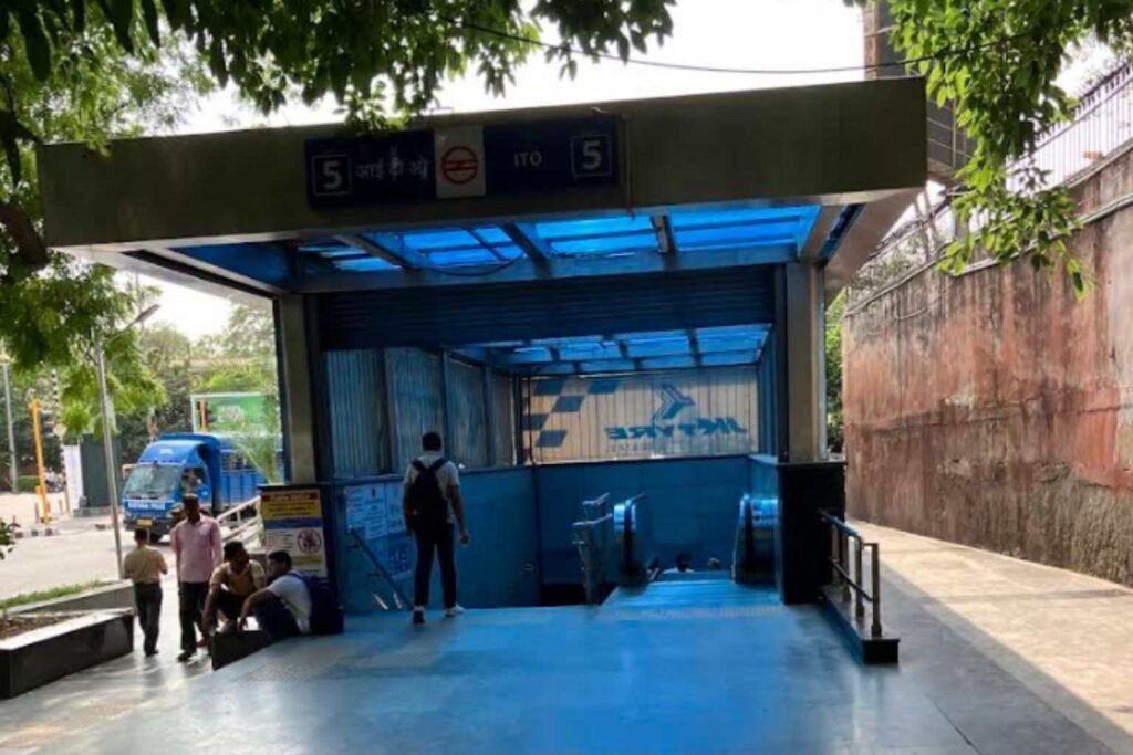 ito metro station gate no 5