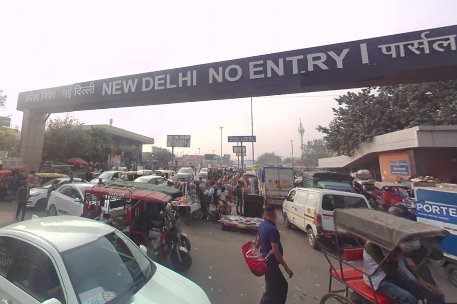 new delhi metro gate no 4
